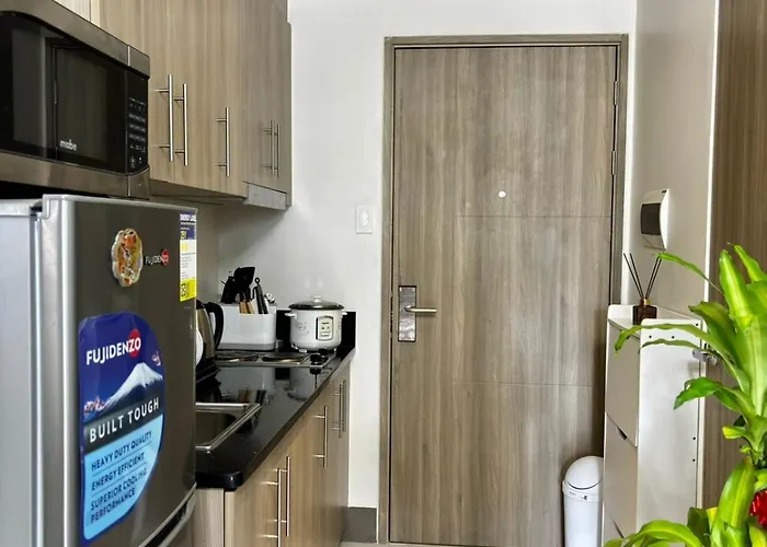 Fame Tower 4 Near Greenfield And Shaw Mrt Apartahotel 3*