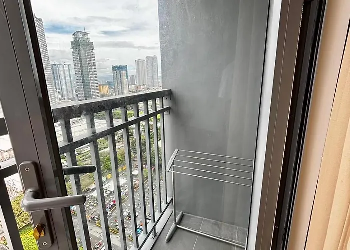 Fame Tower 4 Near Greenfield And Shaw Mrt Apartahotel 3*