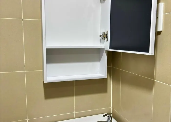 Fame Tower 4 Near Greenfield And Shaw Mrt Apartahotel 3*